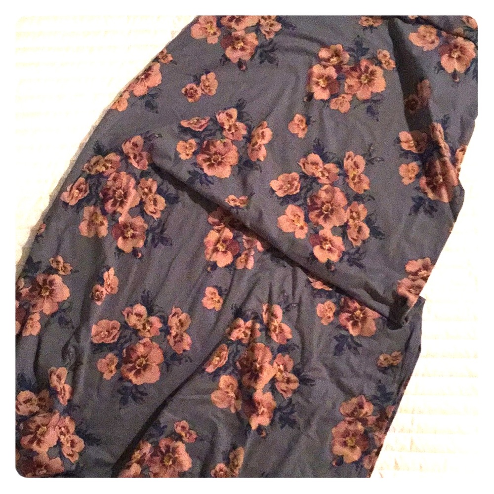 Agnes & Dora Side Slit Maxi Skirt